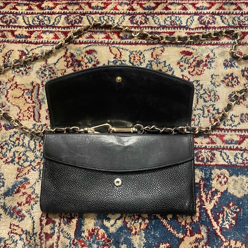 CHANEL Textured Black Crossbody Bag with Gold Chain - Picture 11 of 15